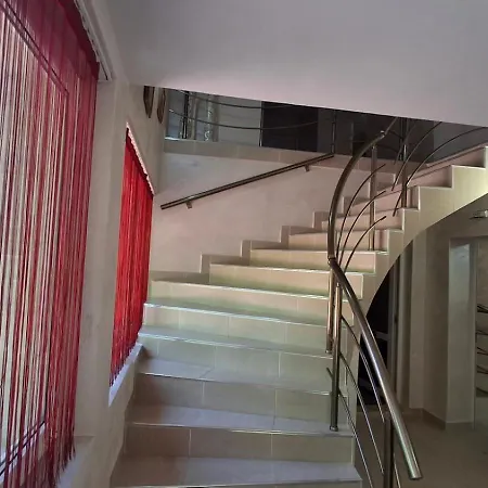 Hotel & Restaurant