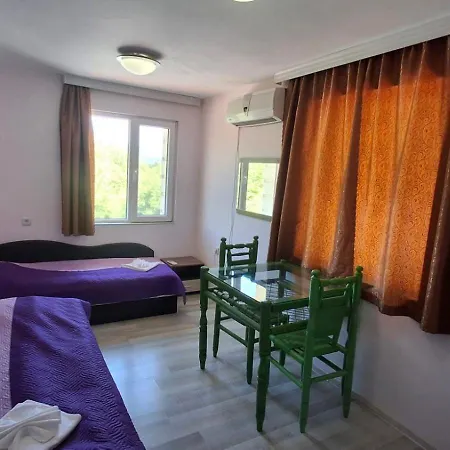& Restaurant Hotel *