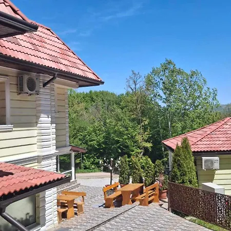 Hotel & Restaurant *